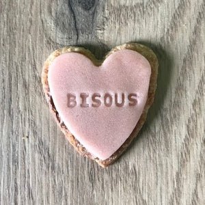 "Bisous"